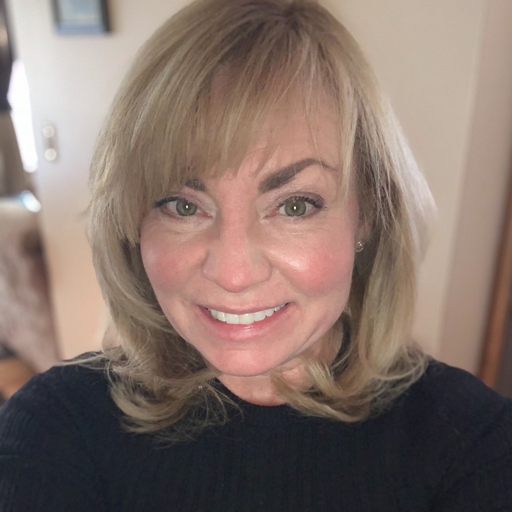 Meet your Posher, Hilary